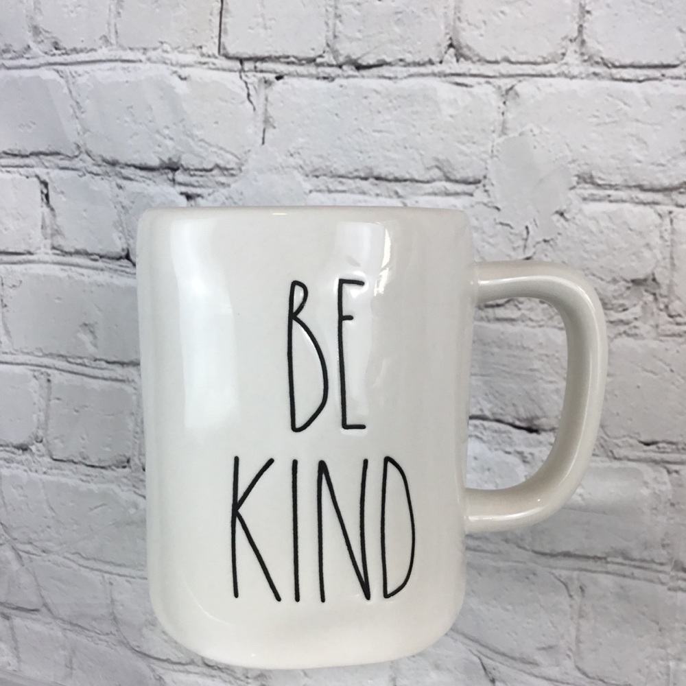 🚨FLASH SALE🚨 Rae Dunn BE KIND coffee mug
